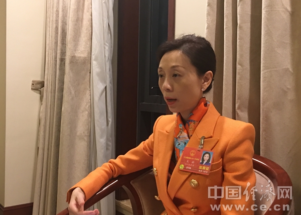 兩會代表委員熱議新能源汽車高增長的“絆腳石”